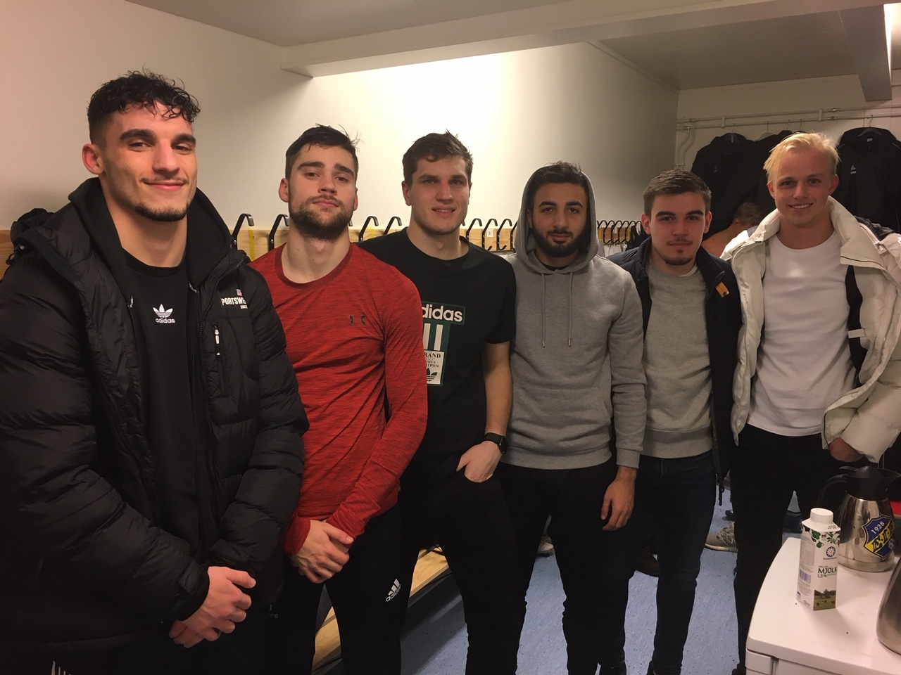 Pick-up sanatkorlari ayollarni aldab, onlayn porno tomosha qilish uchun pul tolashga harakat qilmoqd